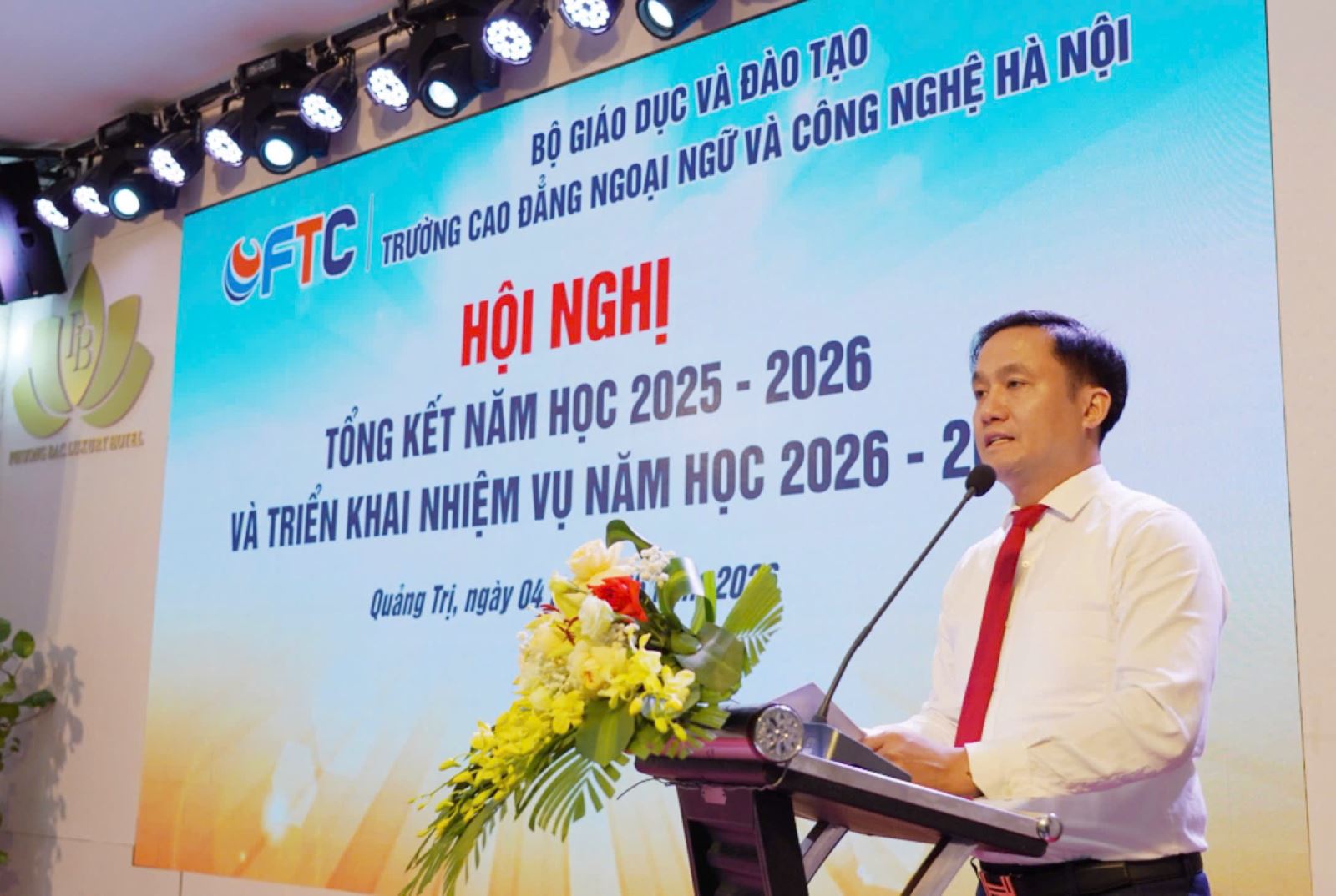 ThS. Bùi Kiến Thiết phát biểu chỉ đạo, định hướng các nhiệm vụ trọng tâm năm học 2026 - 2027